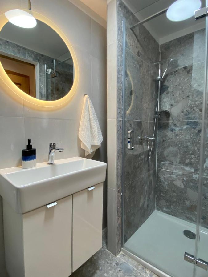 House Malena - Rooms Vis Eksteriør billede